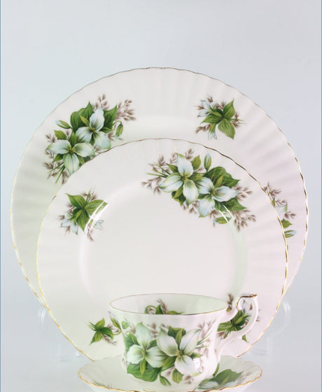 Replacing Royal Albert Trillium At ReplacingPieces