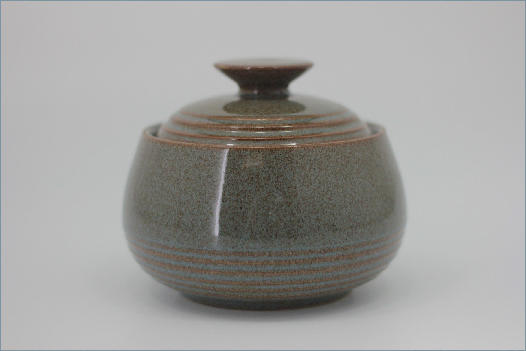 Denby - Greystone - Lidded Sugar Bowl (Ridged)