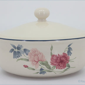 Hornsea - Romance - Casserole Dish - Ceramic casserole dish with floral design on a white background
