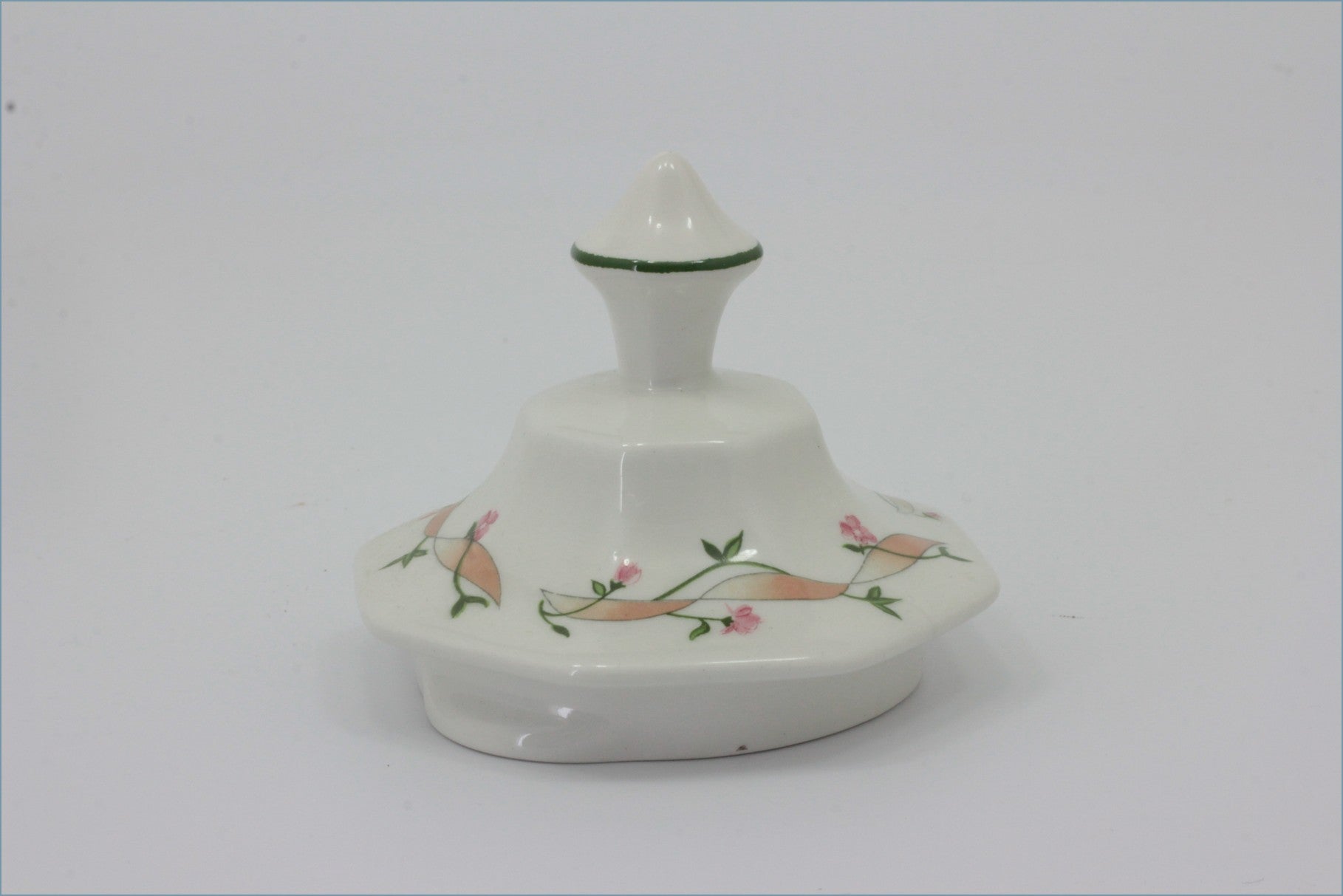 Johnson Brothers - Eternal Beau - 2 Pint Teapot Lid ONLY