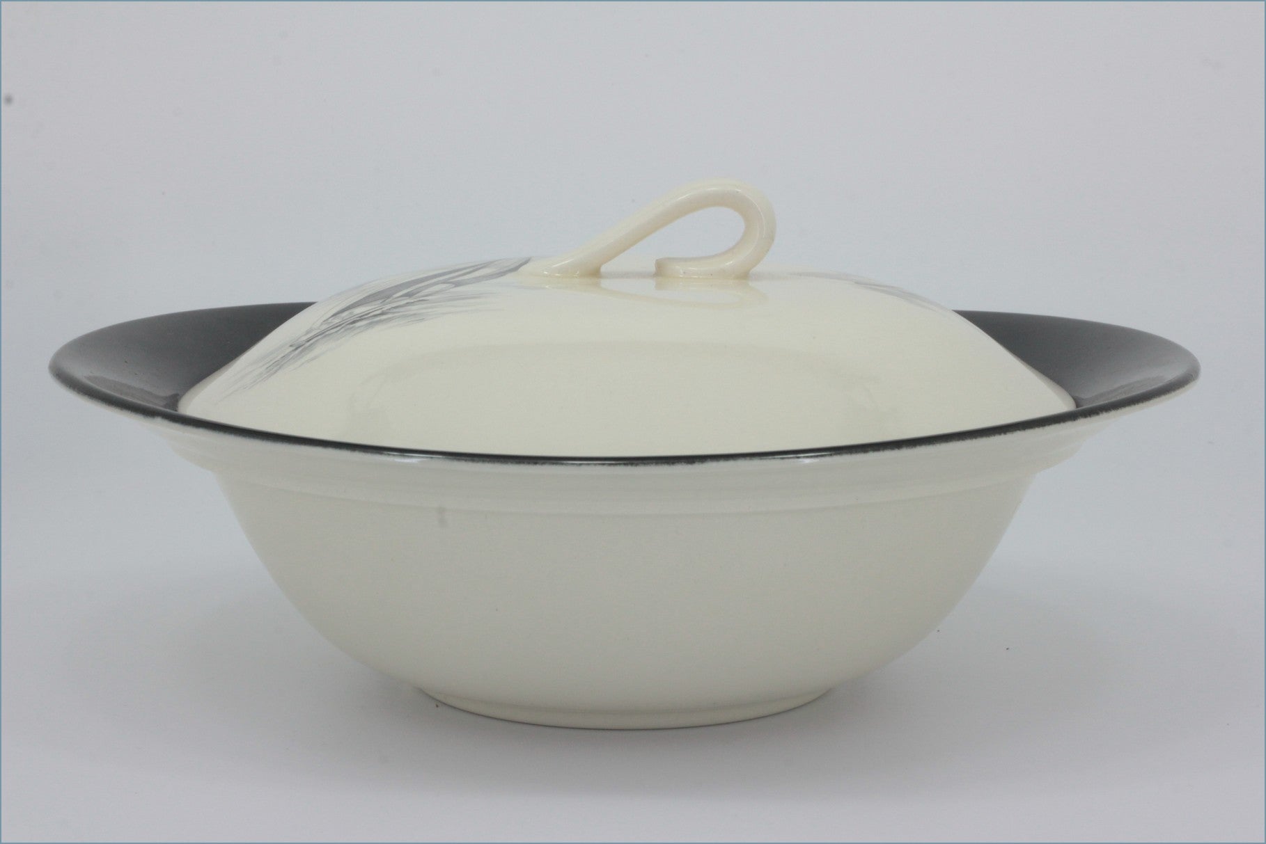 Johnson Brothers  - Yacht Race - Lidded Vegetable Dish