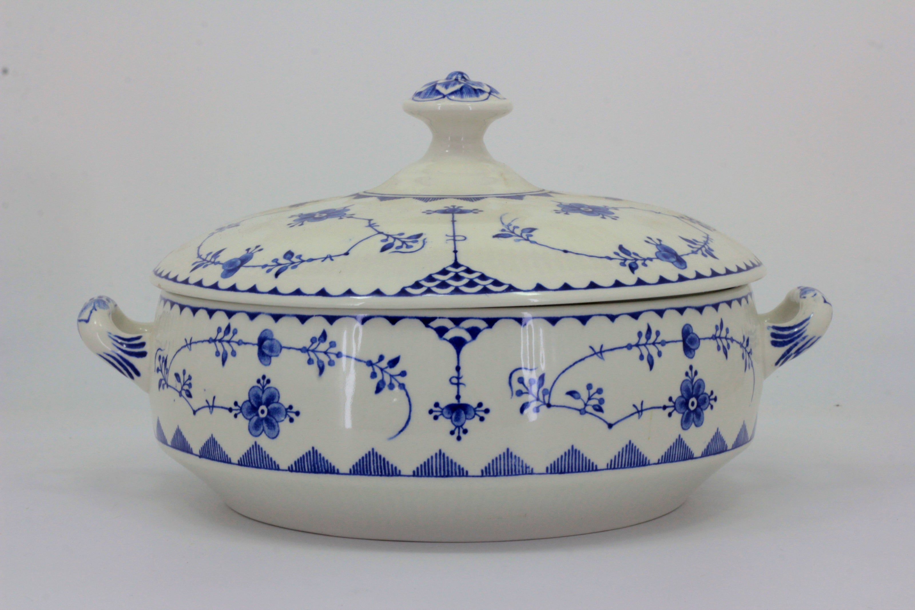 Masons - Denmark (Blue) - Lidded Vegetable Dish