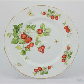 Queens - Virginia Strawberry - Dinner Plate (Ribbed Rim)