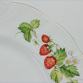 Queens - Virginia Strawberry - Dinner Plate (Swirl Rim) 