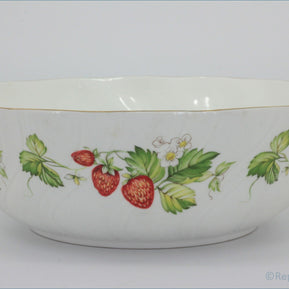 Queens - Virginia Strawberry - Salad Bowl (Swirl Rim)