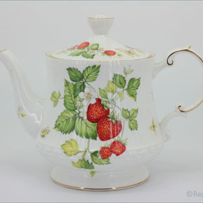 Queens - Virginia Strawberry - 2 Pint Teapot (Ribbed Rim)
