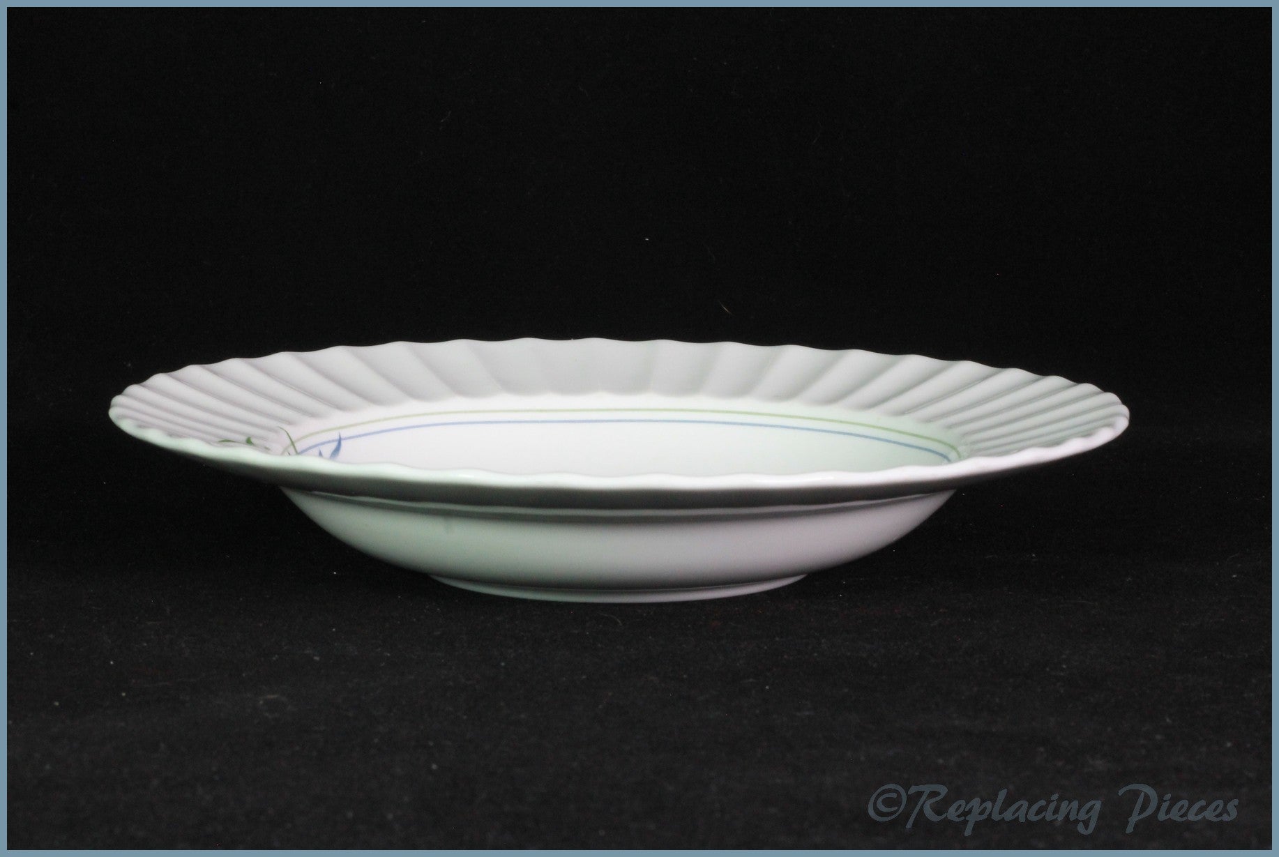 Royal Worcester - Green Bamboo - 8 1/8