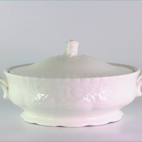 Royal Albert - Old English Garden - Lidded Vegetable Dish