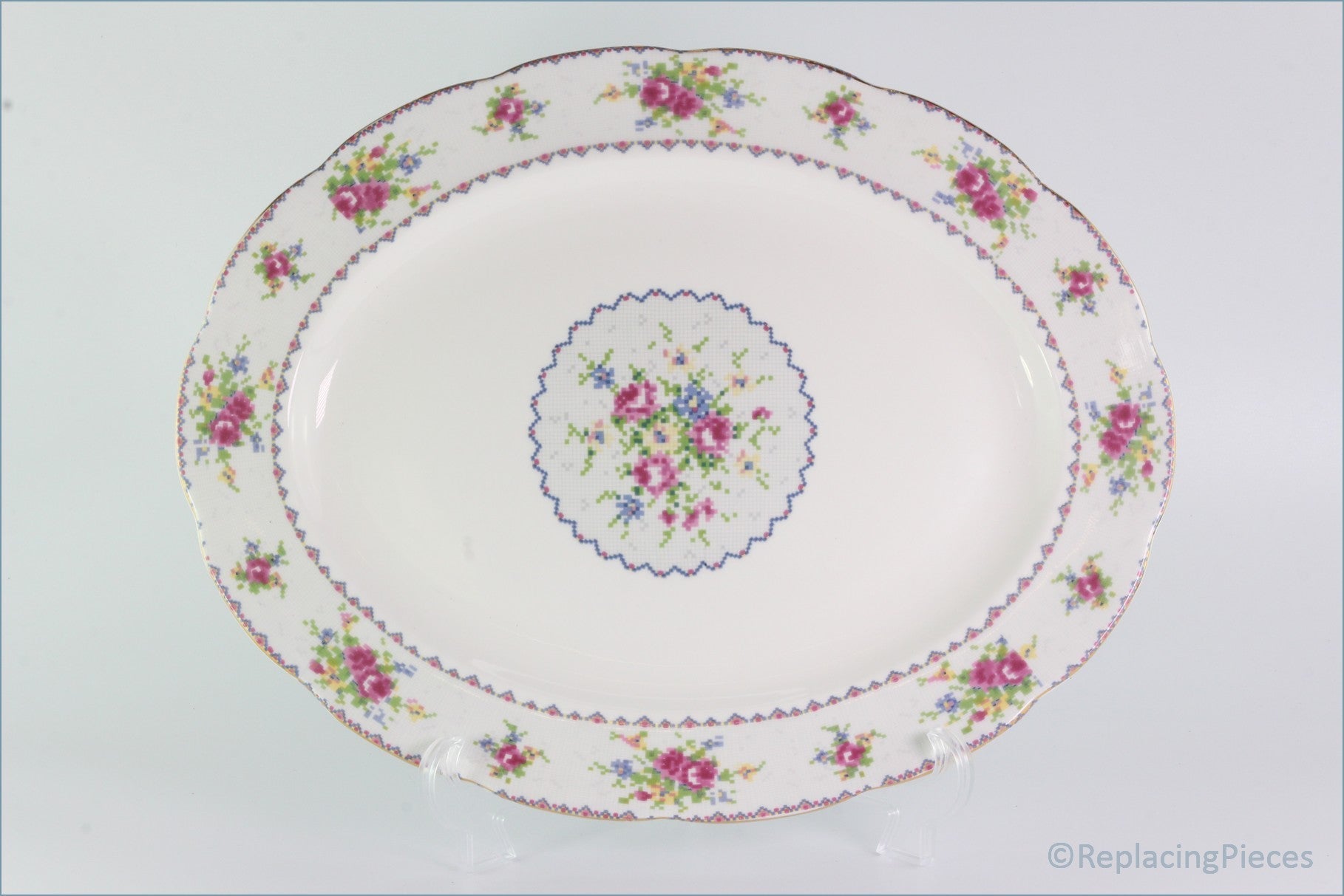 Royal Albert - Petit Point - 15 1/8
