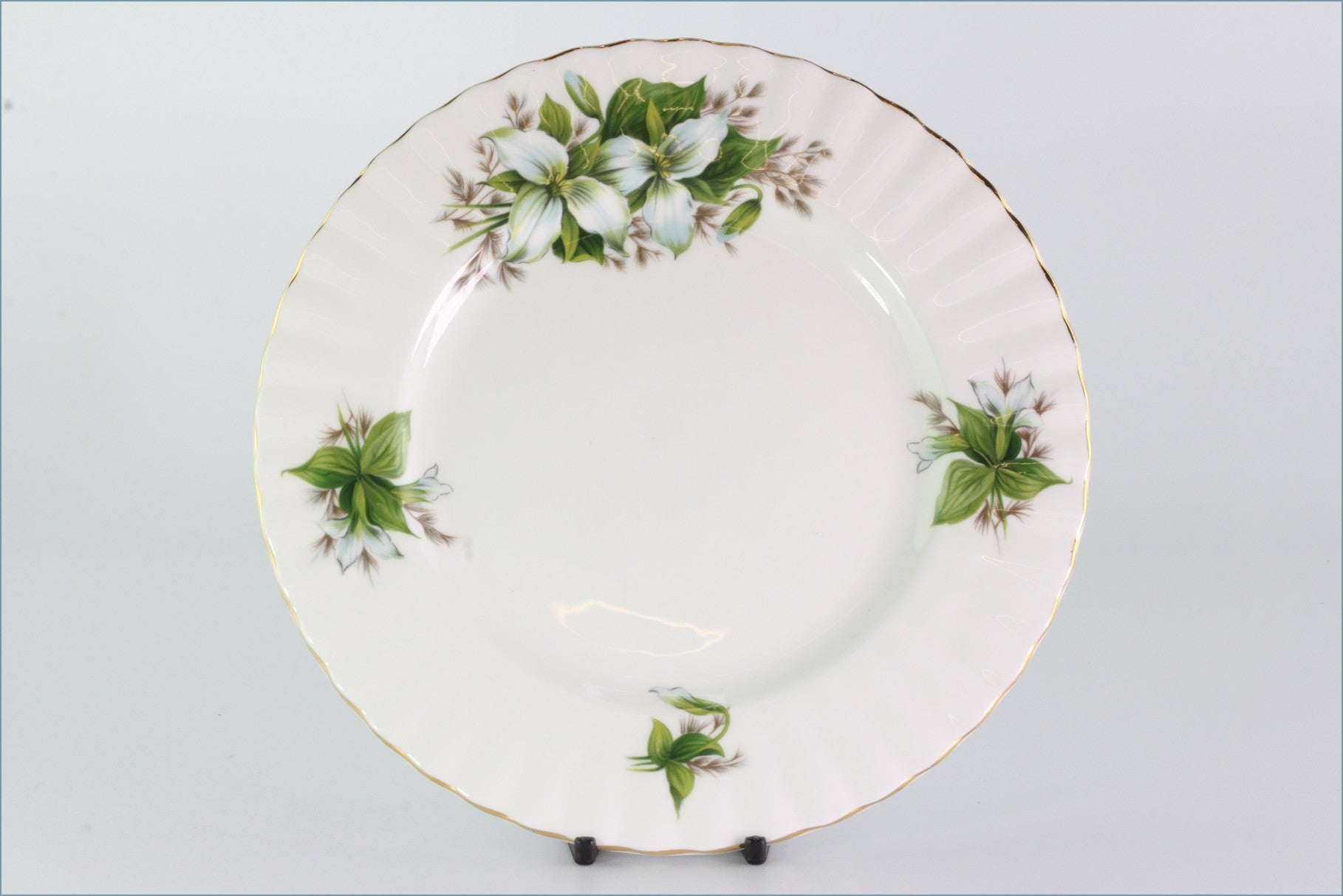 Royal Albert - Trillium - 8 1/4