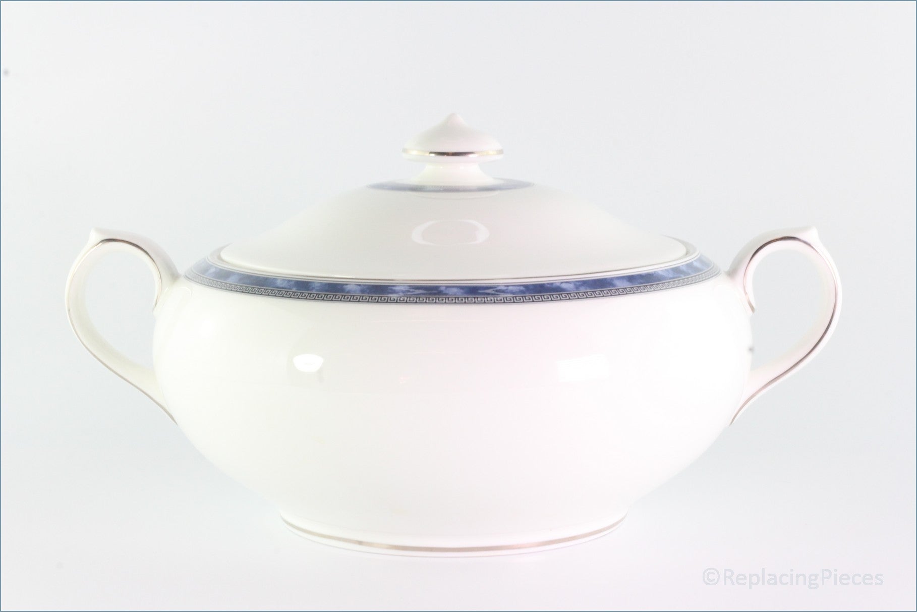Royal Doulton - Atlanta (H5237) - Lidded Vegetable Dish (Looped Handles)
