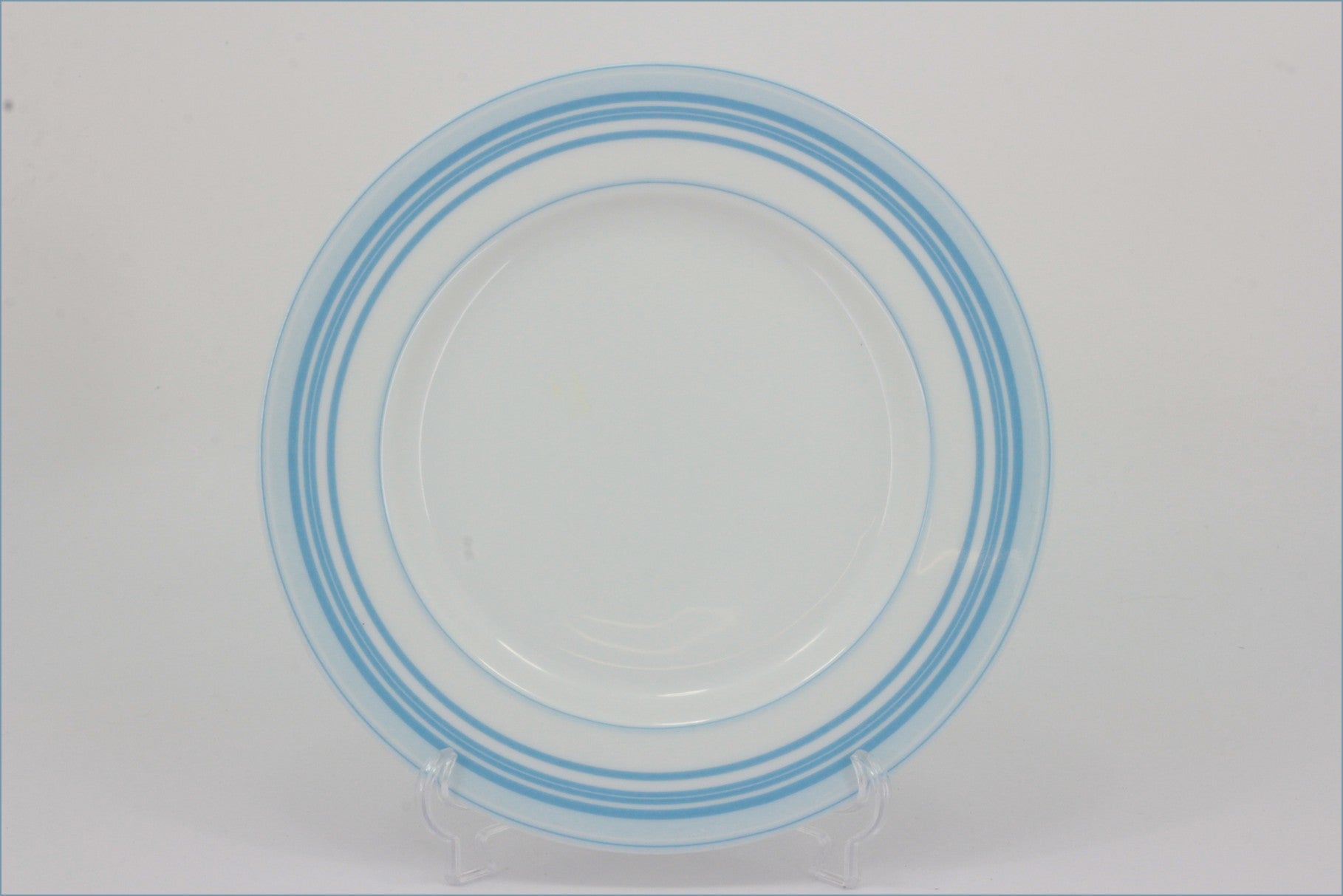 Royal Doulton - Blue Ripples - 7 3/4