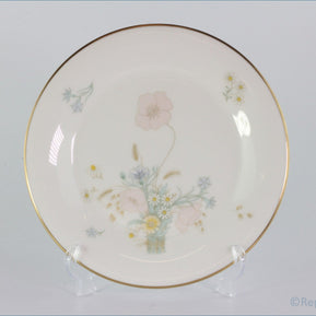 Royal Doulton - Flirtation (H5043) - 6 5/8