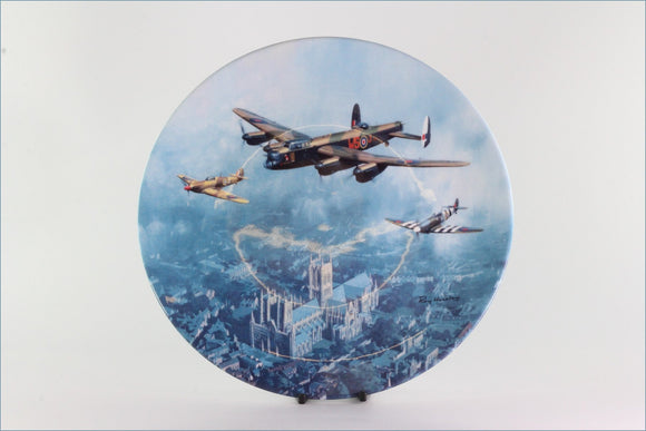 Royal Doulton - Heroes Over Home Territory - Flight Over Lincoln (Finale Issue)
