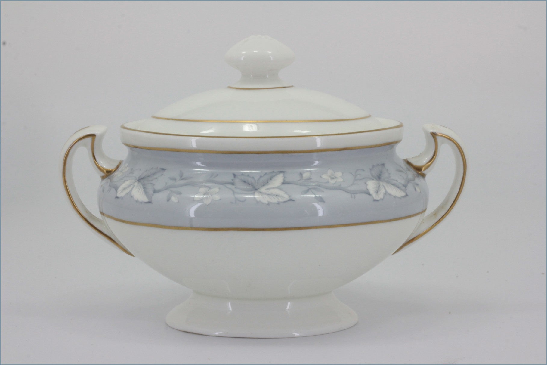 Royal Doulton - Queensbury (H4898) - Lidded Sugar Bowl