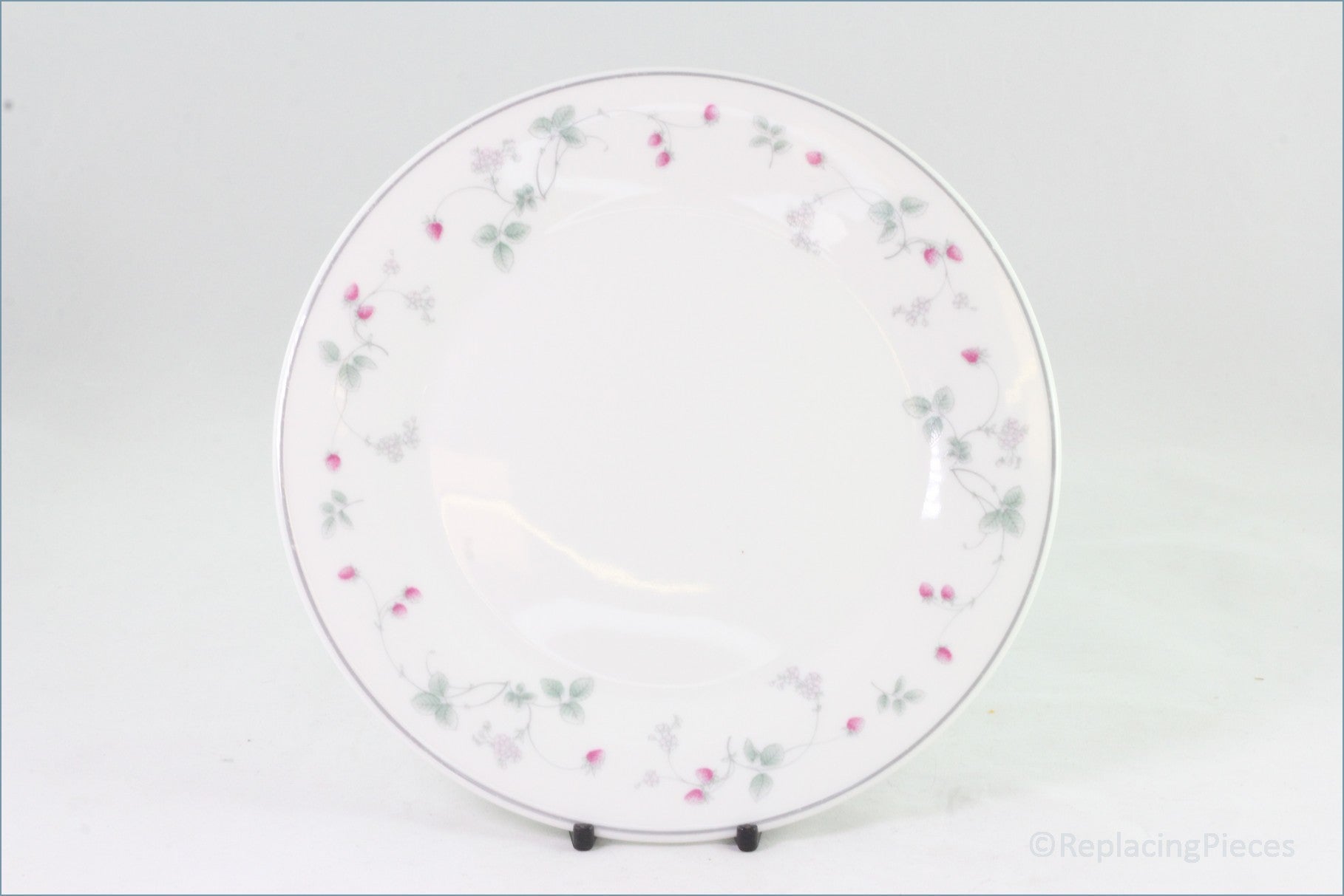 Royal Doulton - Strawberry Fayre - 8