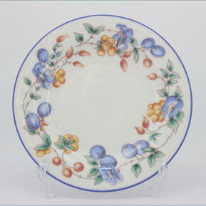 Royal Doulton - Tanglewood - 6 1/2