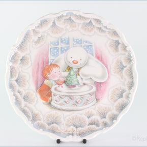 Royal Doulton - The Snowman Gift Collection - Plate 'Snowman Christmas Cake'