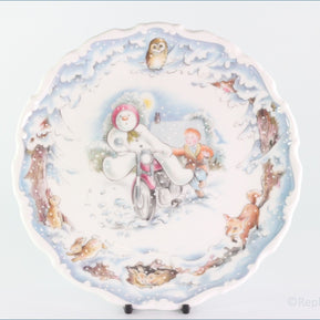 Royal Doulton - The Snowman Gift Collection - Plate 'Snowmans Motorbike Ride'