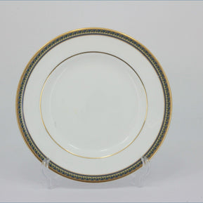 Royal Doulton - Tudor Grove (H5260) - 6 5/8