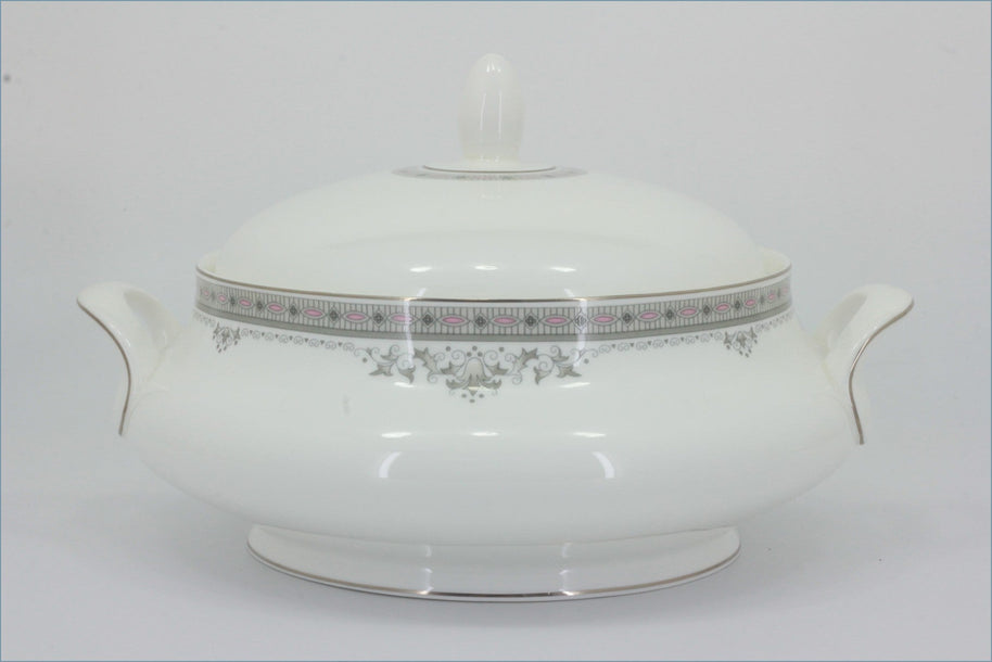 Royal Doulton - York - Lidded Vegetable Dish