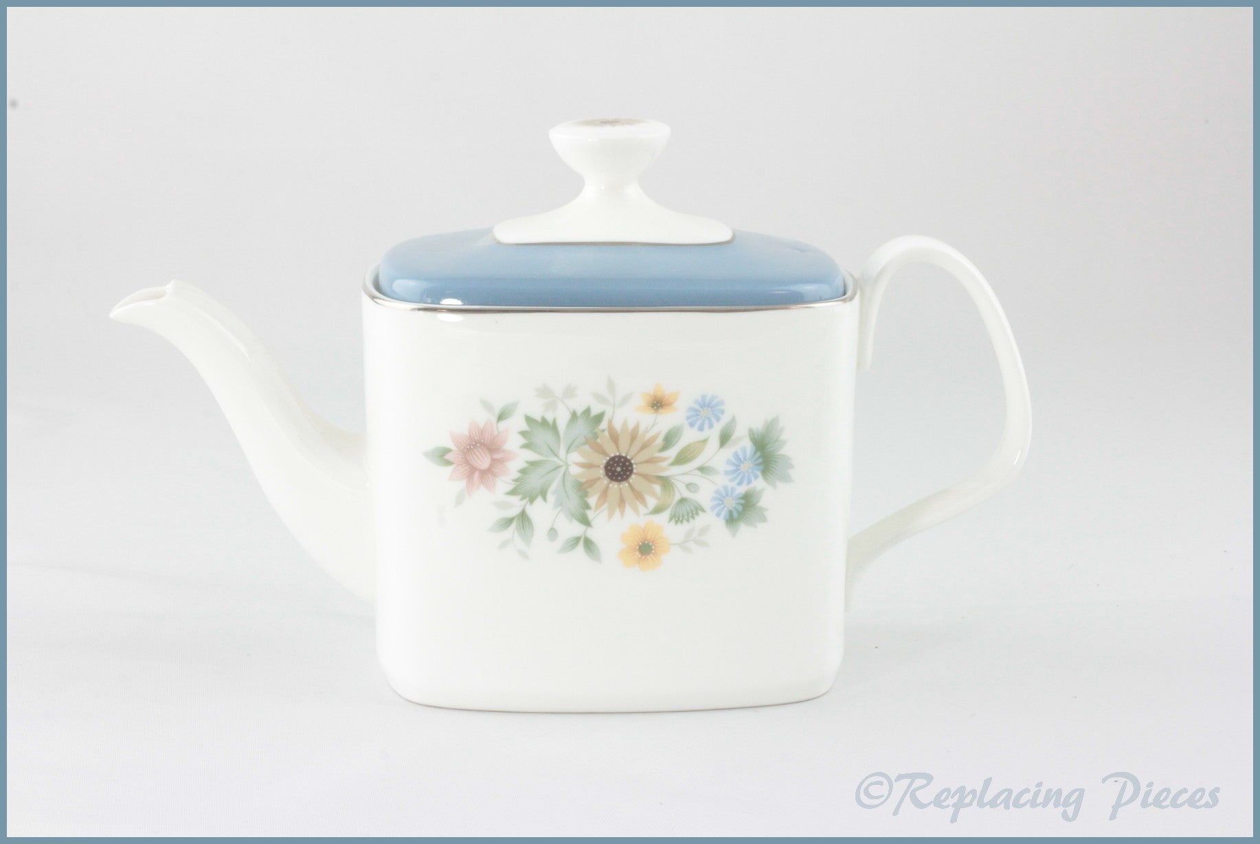 Royal Doulton - Pastorale (H5002) - 1 Pint Teapot