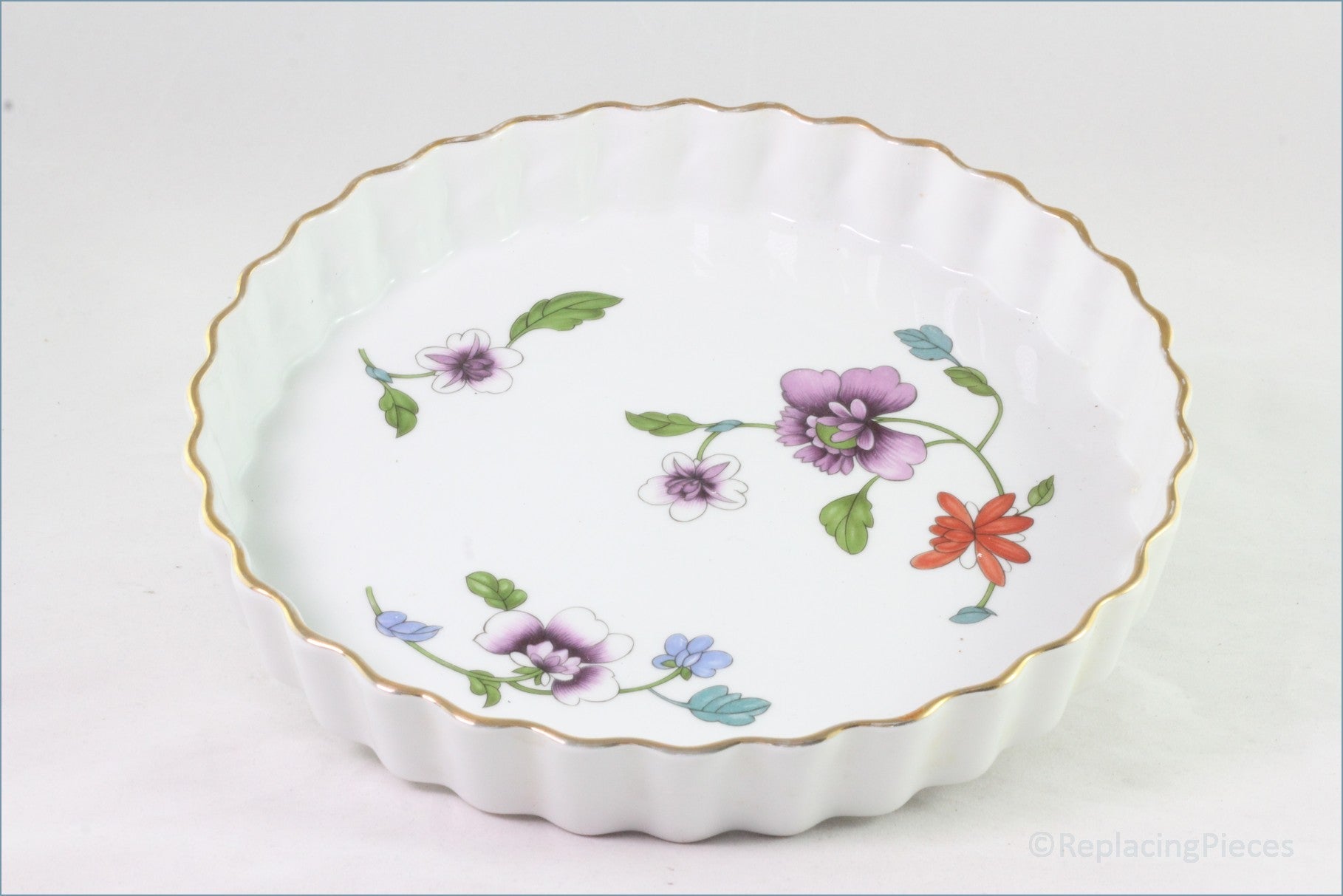 Royal Worcester - Astley (Gold Edge) - 8 3/4