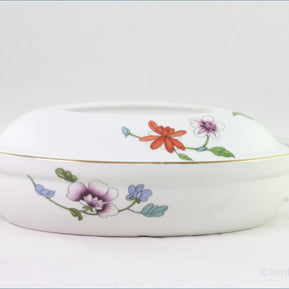 Royal Worcester - Astley (Gold Edge) - 2 Pint Oval Casserole (Shape 21 Size 3)