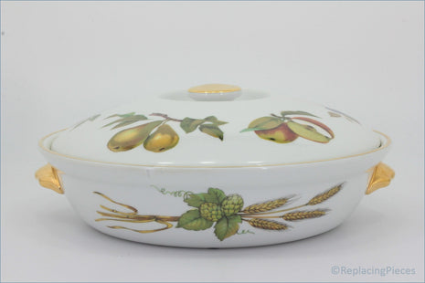 Royal Worcester - Evesham Gold - 3 Pint Casserole (Shape 22 Size 1) - Decorative ceramic dish with lid featuring fruit and plant designs on a white background