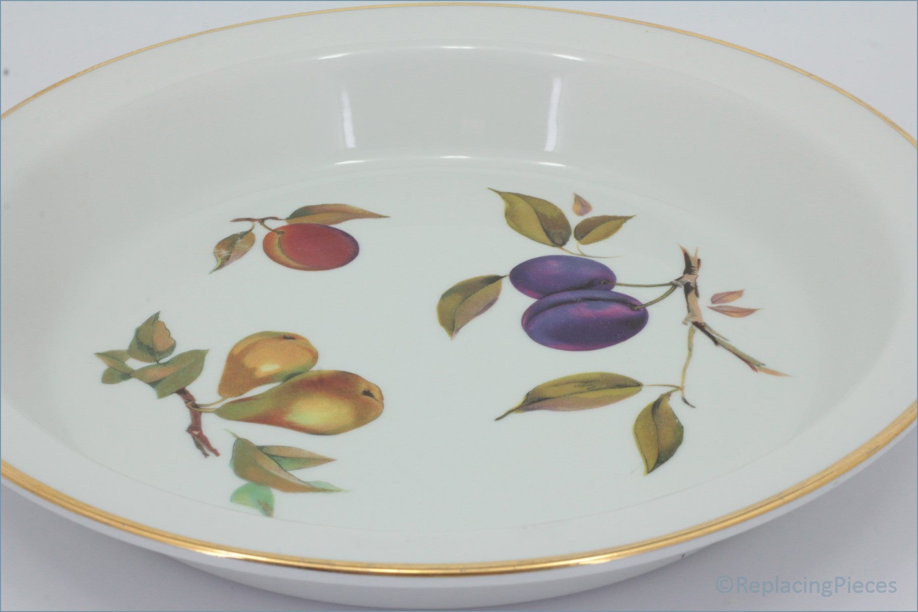 Royal Worcester - Evesham Gold - 10 5/8