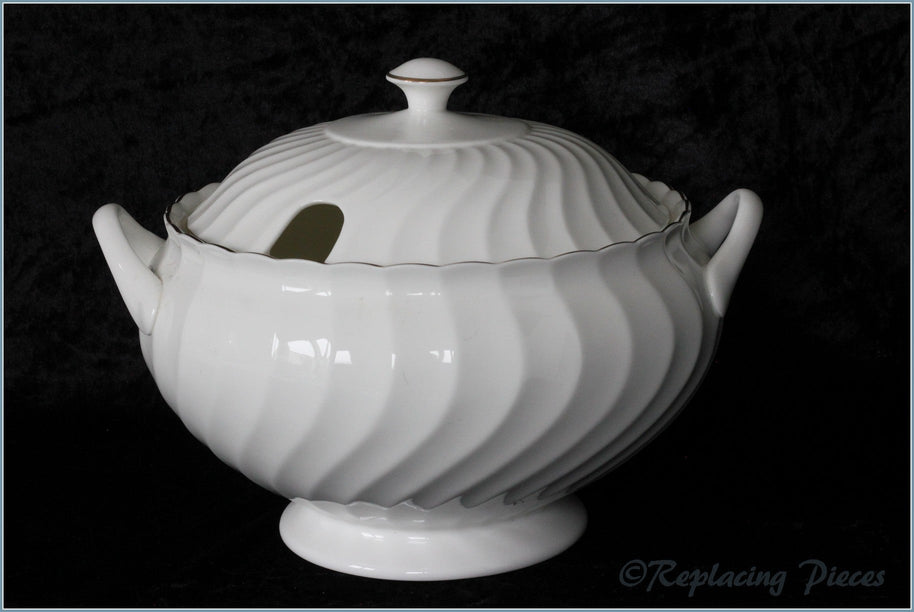 Wedgwood - Gold Chelsea - Soup Tureen