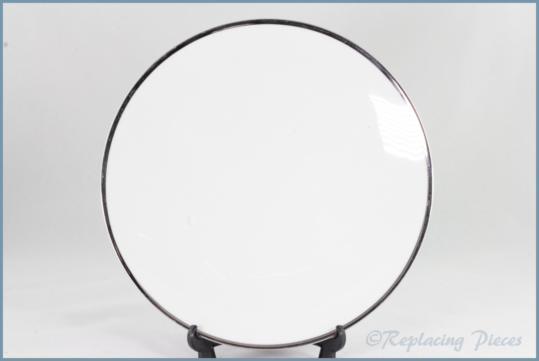 Thomas - White With Thick Silver Band - 8 1/4