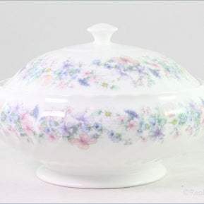 Wedgwood - Angela (Fluted) (R4870) - Lidded Vegetable Dish