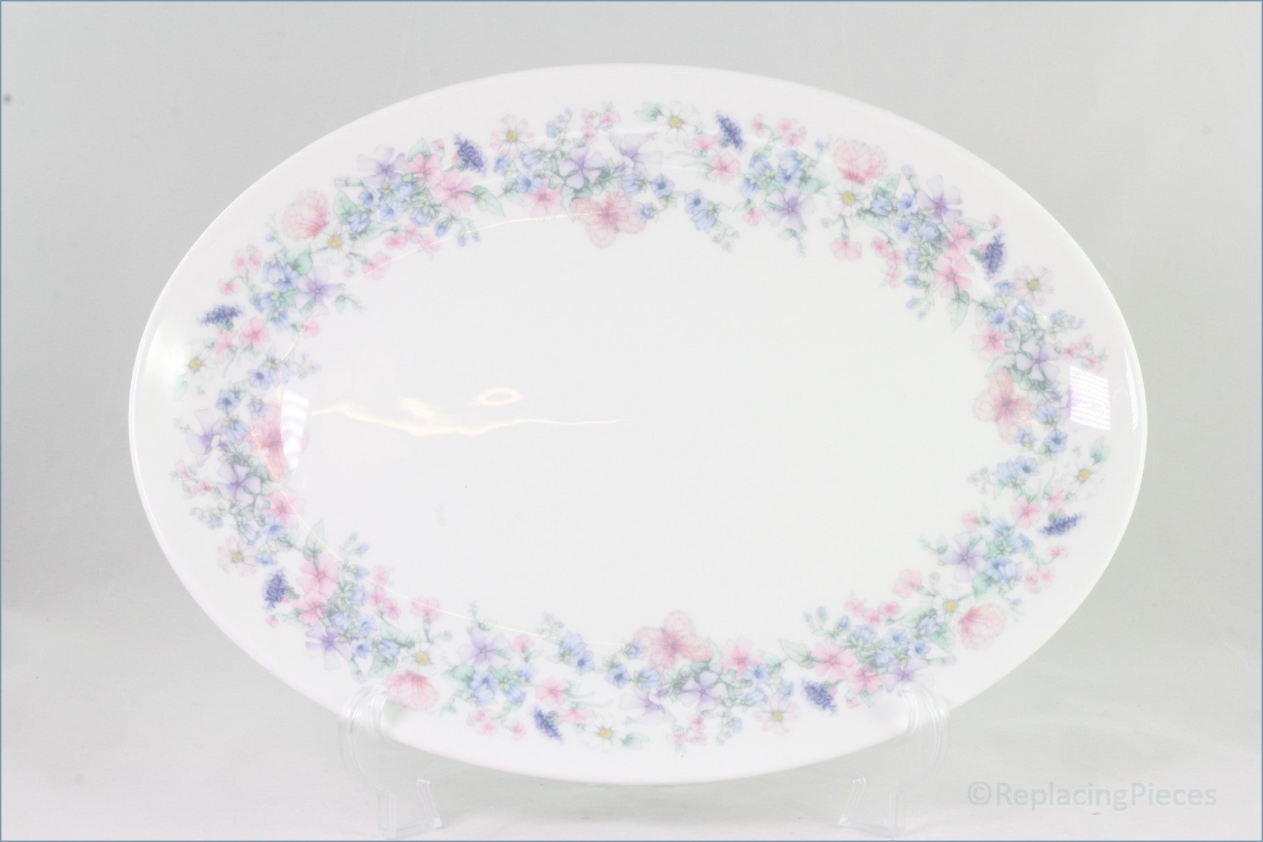 Wedgwood - Angela (Plain Edge) - 14 1/4