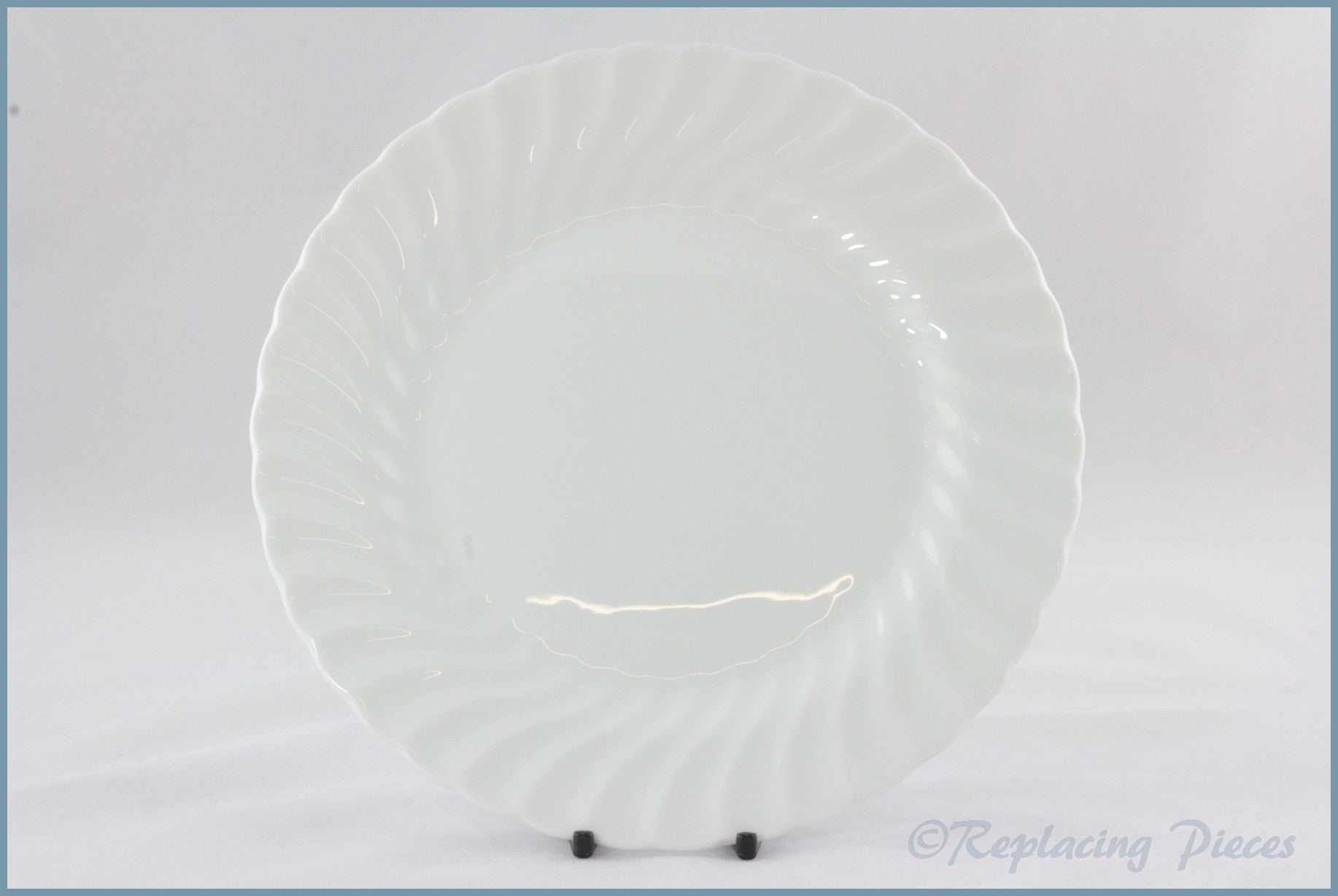 Wedgwood - Candlelight (No Backstamp) - 6 7/8