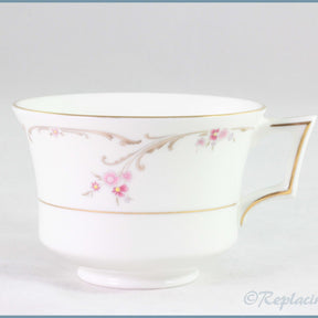 Wedgwood - Carisbrooke (Gold Edge) - Teacup