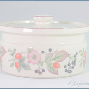 Wedgwood - Roseberry - 2 Pint Round Casserole