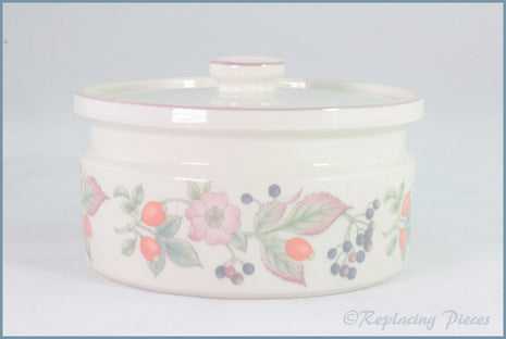 Wedgwood - Roseberry - 2 Pint Round Casserole