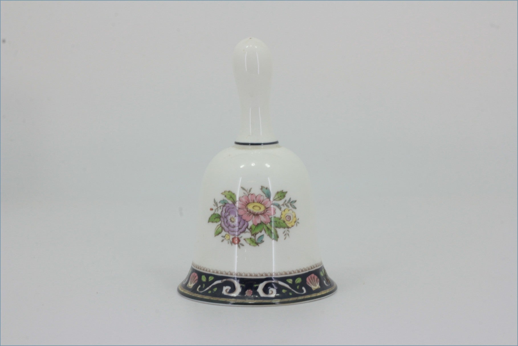 Wedgwood - Runnymede (W4472) - Bell