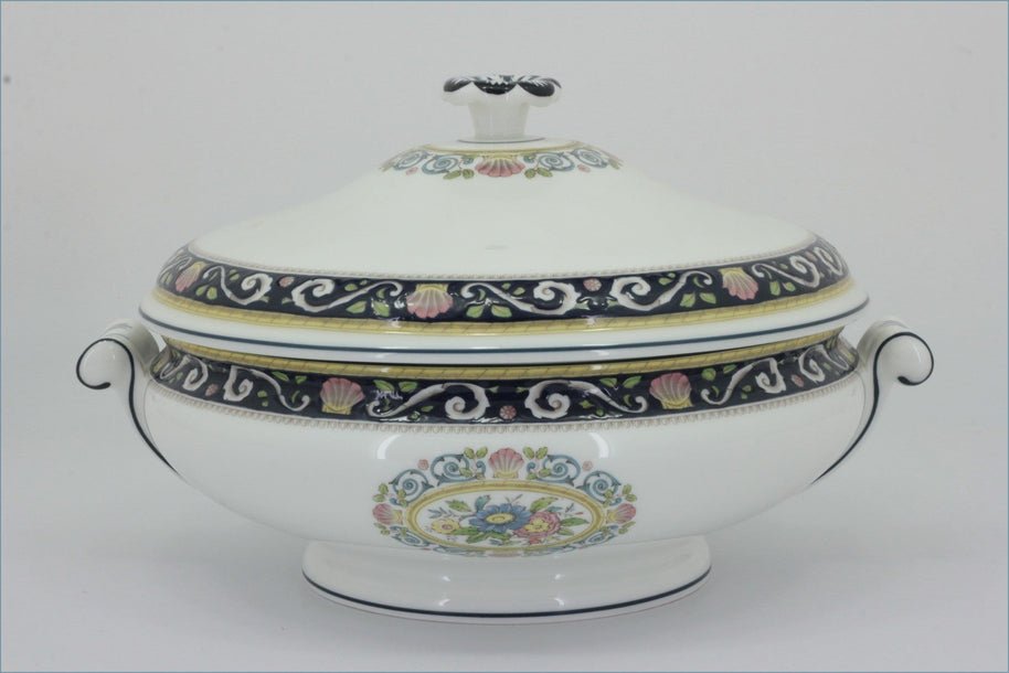 Wedgwood - Runnymede (W4472) - Lidded Vegetable Dish