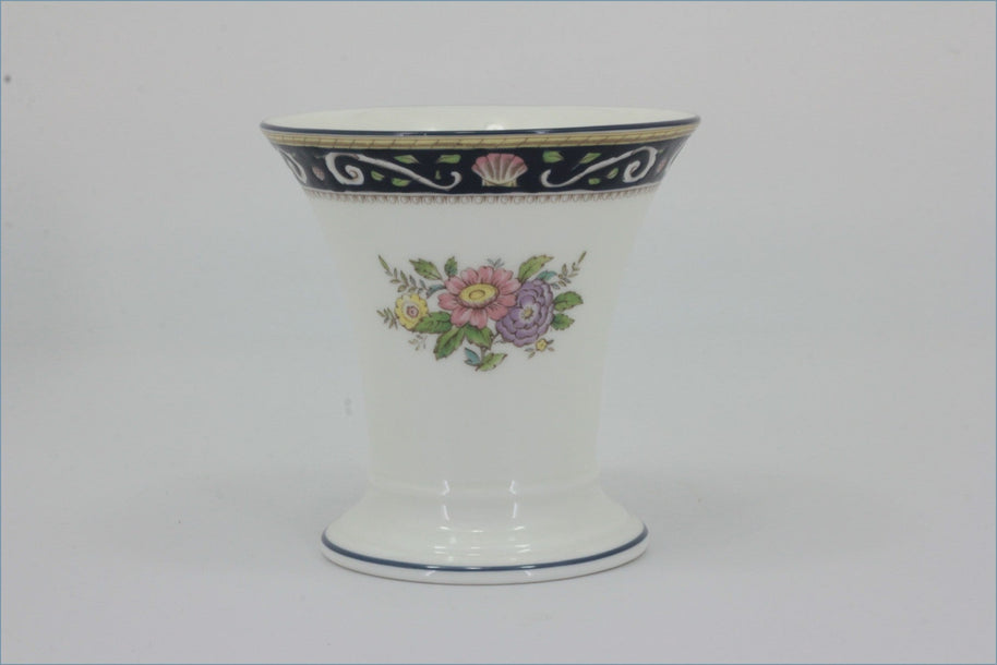 Wedgwood - Runnymede (W4472) - Trumpet Vase