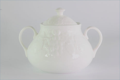 Wedgwood - Strawberry & Vine - Lidded Sugar Bowl