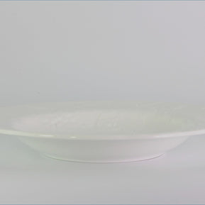 Wedgwood - Strawberry & Vine - 9 1/8