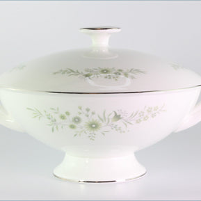 Wedgwood - Westbury (R4410) - Lidded Vegetable Dish (Looped Handles)