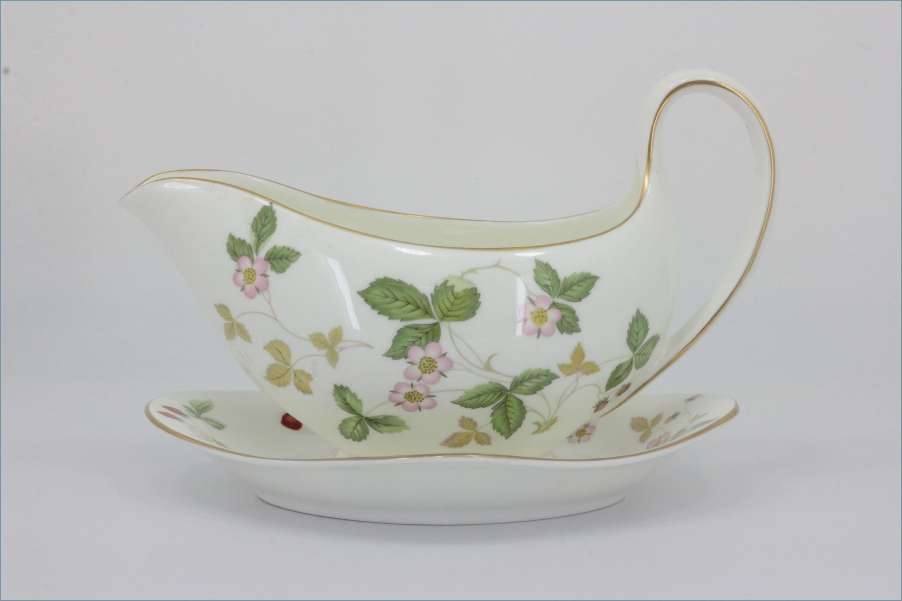 Wedgwood - Wild Strawberry - Fixed Gravy Boat And Stand