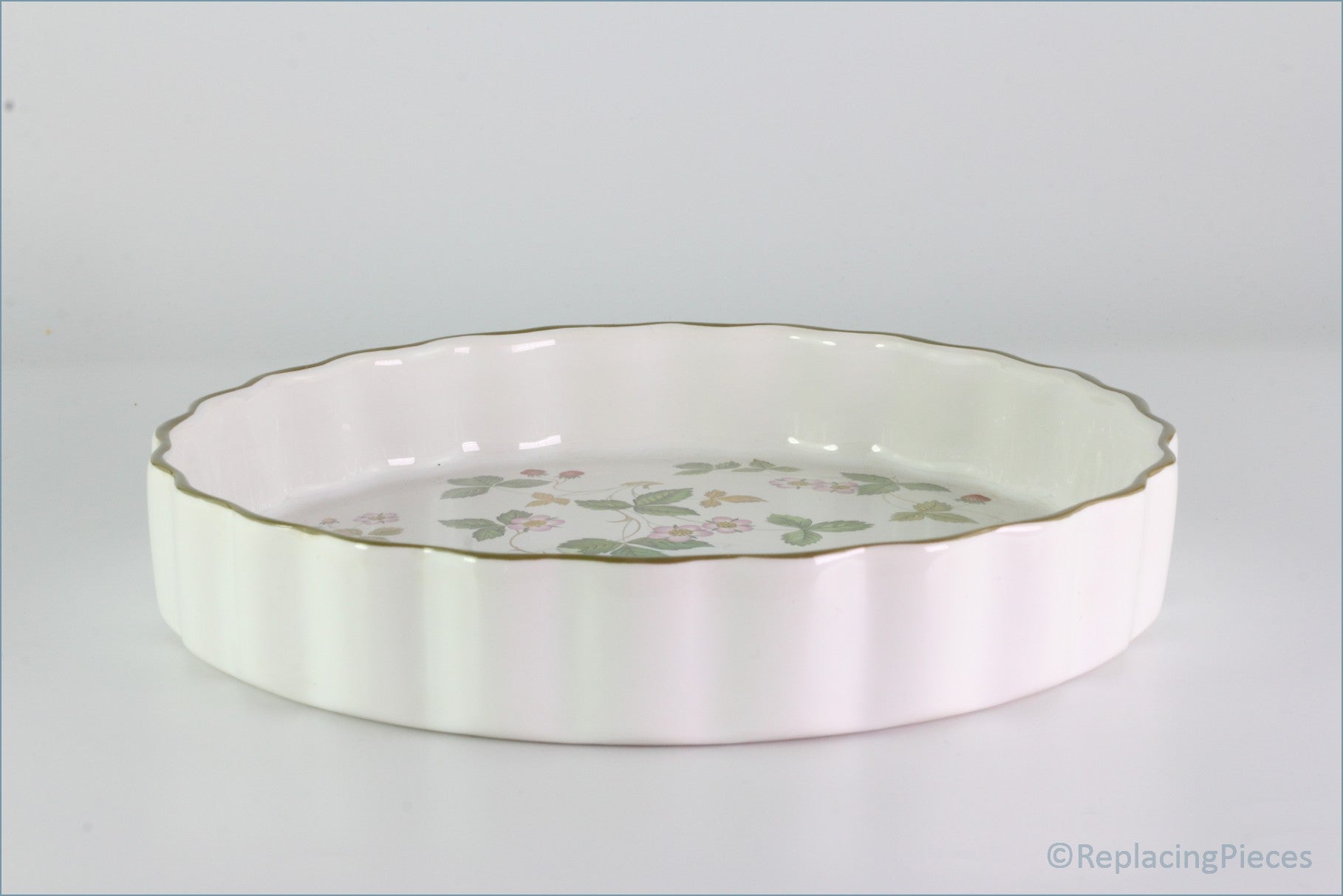 Wedgwood - Wild Strawberry - 7 5/8