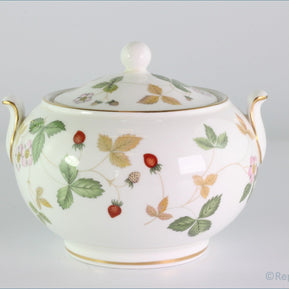 Wedgwood - Wild Strawberry - Lidded Sugar Bowl