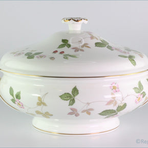 Wedgwood - Wild Strawberry - Lidded Vegetable Dish