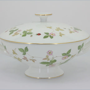 Wedgwood - Wild Strawberry - Lidded Vegetable Dish (Loop Handles)