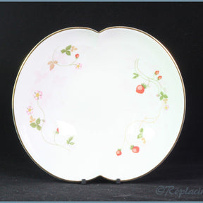 Wedgwood - Wild Strawberry - Scalloped Serving Dish